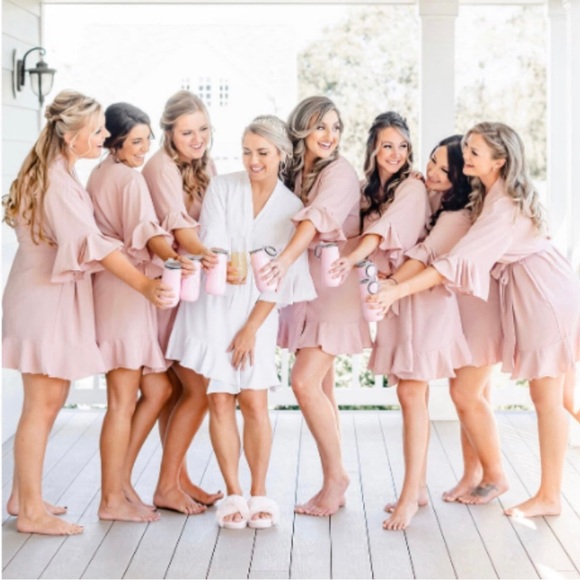 Bridesmaid Ruffled Robe - Picture 4 of 7